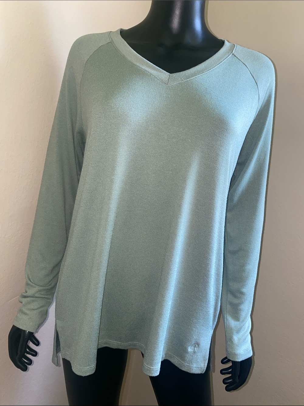 Banana Republic Women's V-Neck Long Sleeve Top - Sage Green